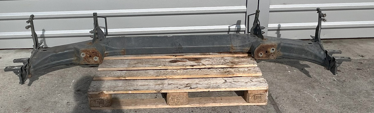 DAF CF EURO 6 BUMPER BEAM WITH STEP BRACKETS - Stötfångare: bild 1 DAF CF EURO 6 BUMPER BEAM WITH STEP BRACKETS - Stötfångare: bild 1