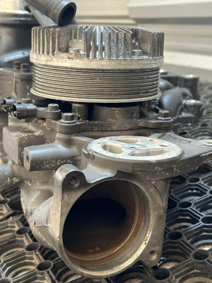 DAF DAF XF 106 480 COOLANT PUMP - Kylvätskepump: bild 4 DAF DAF XF 106 480 COOLANT PUMP - Kylvätskepump: bild 4