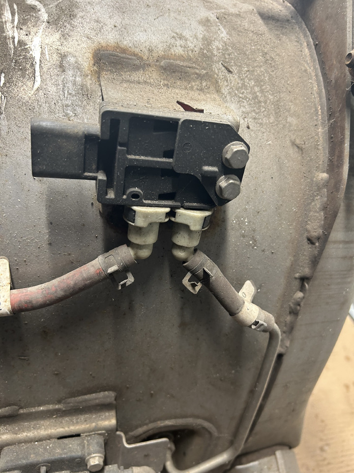 DAF DPF CATALYTIC CONVERTER DAF XF 106 - Katalytisk omvandlare: bild 3 DAF DPF CATALYTIC CONVERTER DAF XF 106 - Katalytisk omvandlare: bild 3