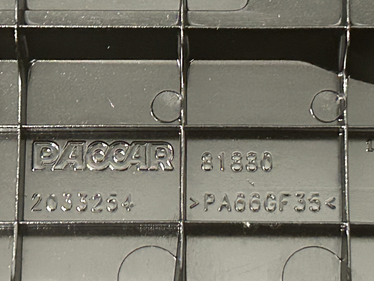 DAF ENGINE VALVE COVER + SPACER FRAME XF 106 - Huvudenhet: bild 4 DAF ENGINE VALVE COVER + SPACER FRAME XF 106 - Huvudenhet: bild 4