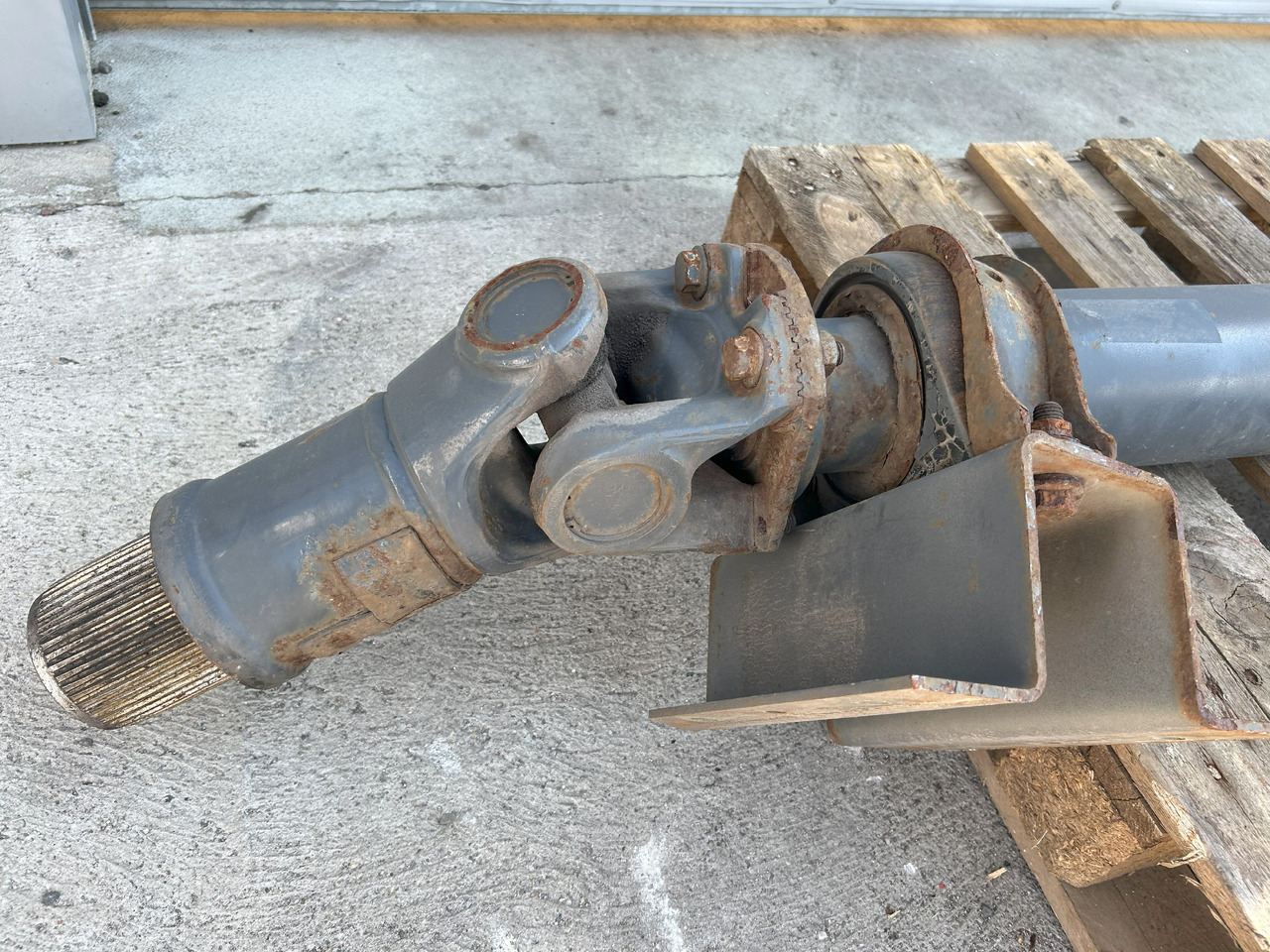 DAF XF 106 480 DRIVE SHAFT - Kardanaxel: bild 2 DAF XF 106 480 DRIVE SHAFT - Kardanaxel: bild 2