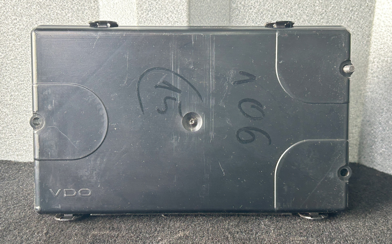 DAF XF 106 480 VIC3-500 2139671 VERSION 1.0 - Kontrollenhet för Lastbil: bild 1 DAF XF 106 480 VIC3-500 2139671 VERSION 1.0 - Kontrollenhet för Lastbil: bild 1