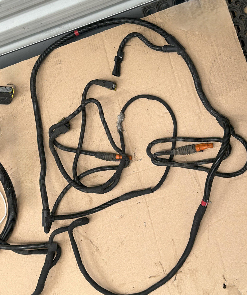 DAF XF 106 TRAILER SOCKET ELECTRICAL HARNESS - Kablar/ Ledningar: bild 5 DAF XF 106 TRAILER SOCKET ELECTRICAL HARNESS - Kablar/ Ledningar: bild 5