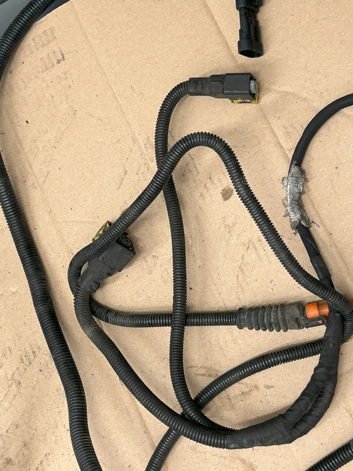 DAF XF 106 TRAILER SOCKET ELECTRICAL HARNESS - Kablar/ Ledningar: bild 4 DAF XF 106 TRAILER SOCKET ELECTRICAL HARNESS - Kablar/ Ledningar: bild 4