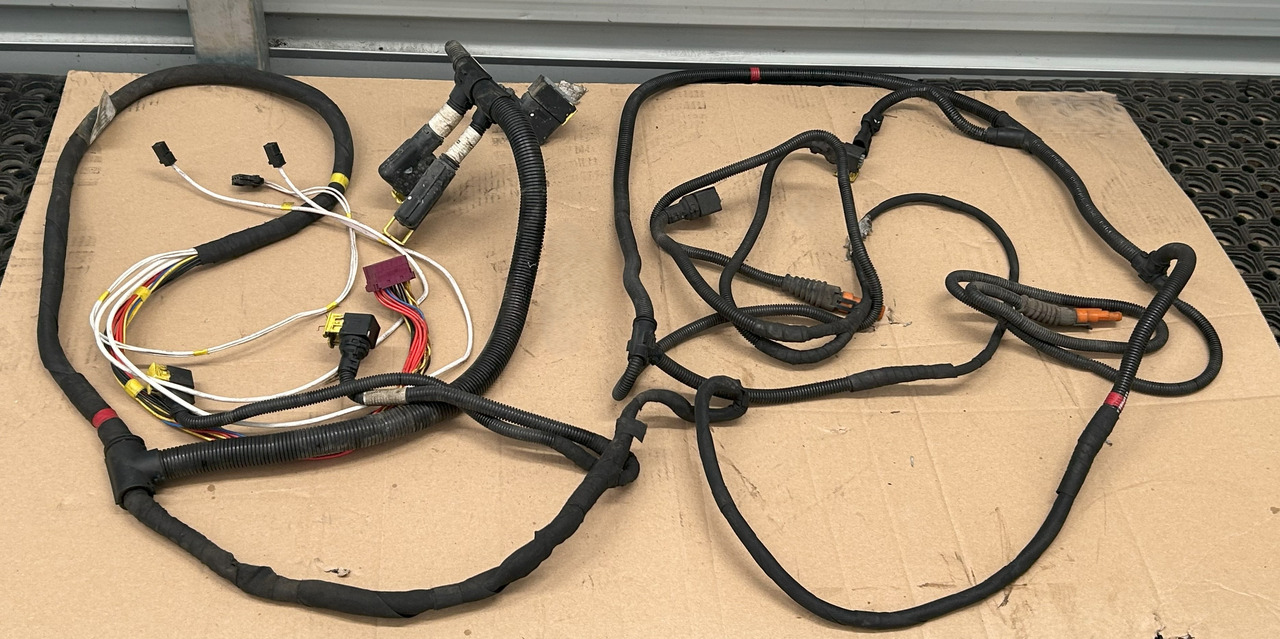 DAF XF 106 TRAILER SOCKET ELECTRICAL HARNESS - Kablar/ Ledningar: bild 1 DAF XF 106 TRAILER SOCKET ELECTRICAL HARNESS - Kablar/ Ledningar: bild 1