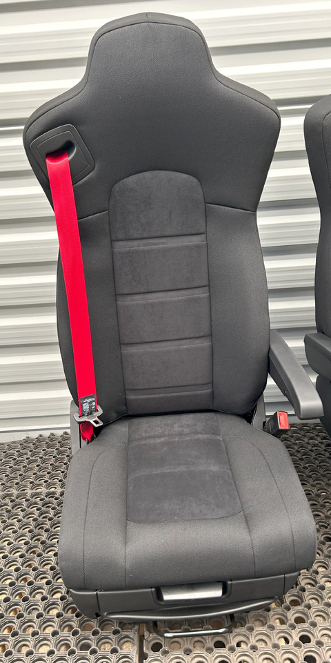 IVECO NEW SEAT IVECO S-WAY - Säte: bild 1 IVECO NEW SEAT IVECO S-WAY - Säte: bild 1