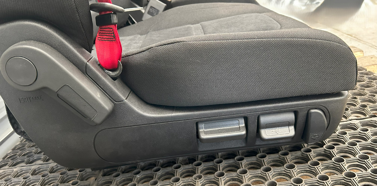 IVECO NEW SET OF SEATS IVECO S-WAY - Säte: bild 5 IVECO NEW SET OF SEATS IVECO S-WAY - Säte: bild 5