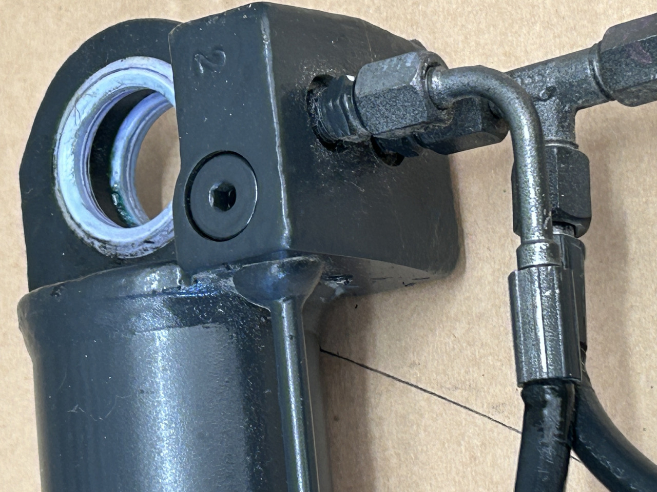 IVECO STRALIS , S-WAY - Hydraulcylinder: bild 2 IVECO STRALIS , S-WAY - Hydraulcylinder: bild 2