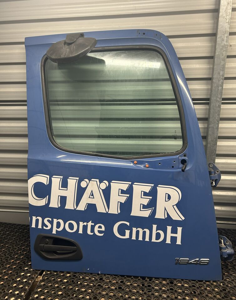 MERCEDES ACTROS MP4 DOOR RIGHT EITH RAMP MIRROR - Dörr och reservdelar: bild 1 MERCEDES ACTROS MP4 DOOR RIGHT EITH RAMP MIRROR - Dörr och reservdelar: bild 1