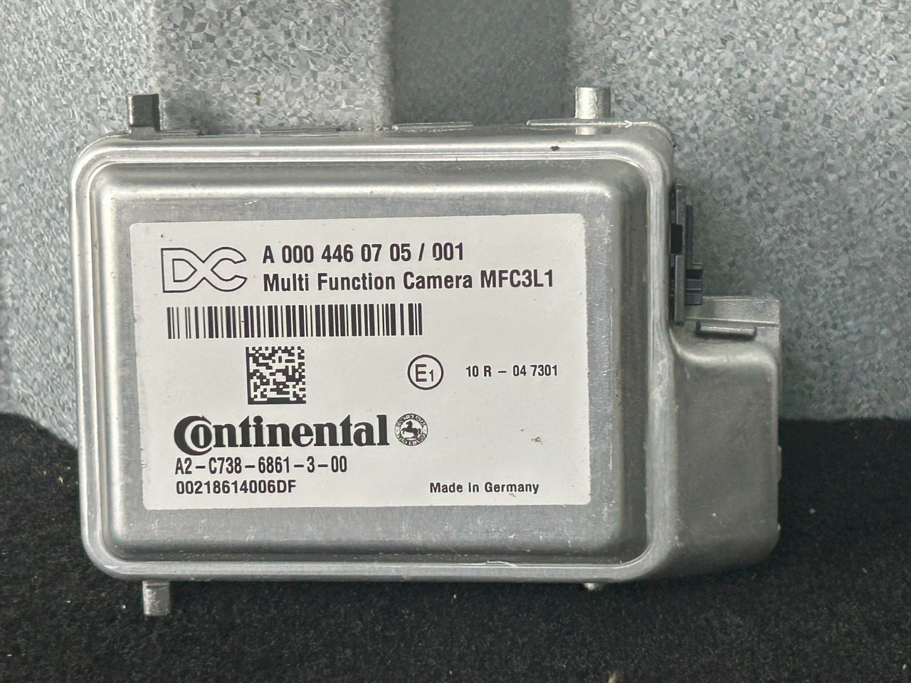 MERCEDES-BENZ ACTROS MP4 WINDSCREEN CAMERA LANE ASSISTANT - Sensor: bild 1 MERCEDES-BENZ ACTROS MP4 WINDSCREEN CAMERA LANE ASSISTANT - Sensor: bild 1