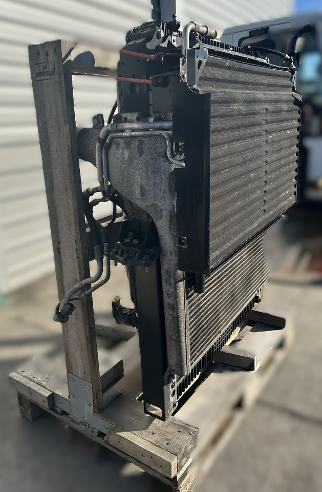 Mercedes ACTROS MP4 COOLERS SET - Kylare: bild 2 Mercedes ACTROS MP4 COOLERS SET - Kylare: bild 2