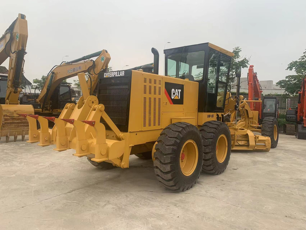 CATERPILLAR Used Motor Grader Original CAT 140H for Sale: 138 kW (185 HP) 3306 Engine, 3.7 m Blade & 14,677 kg Operating Weight - Väghyvel: bild 2 CATERPILLAR Used Motor Grader Original CAT 140H for Sale: 138 kW (185 HP) 3306 Engine, 3.7 m Blade & 14,677 kg Operating Weight - Väghyvel: bild 2