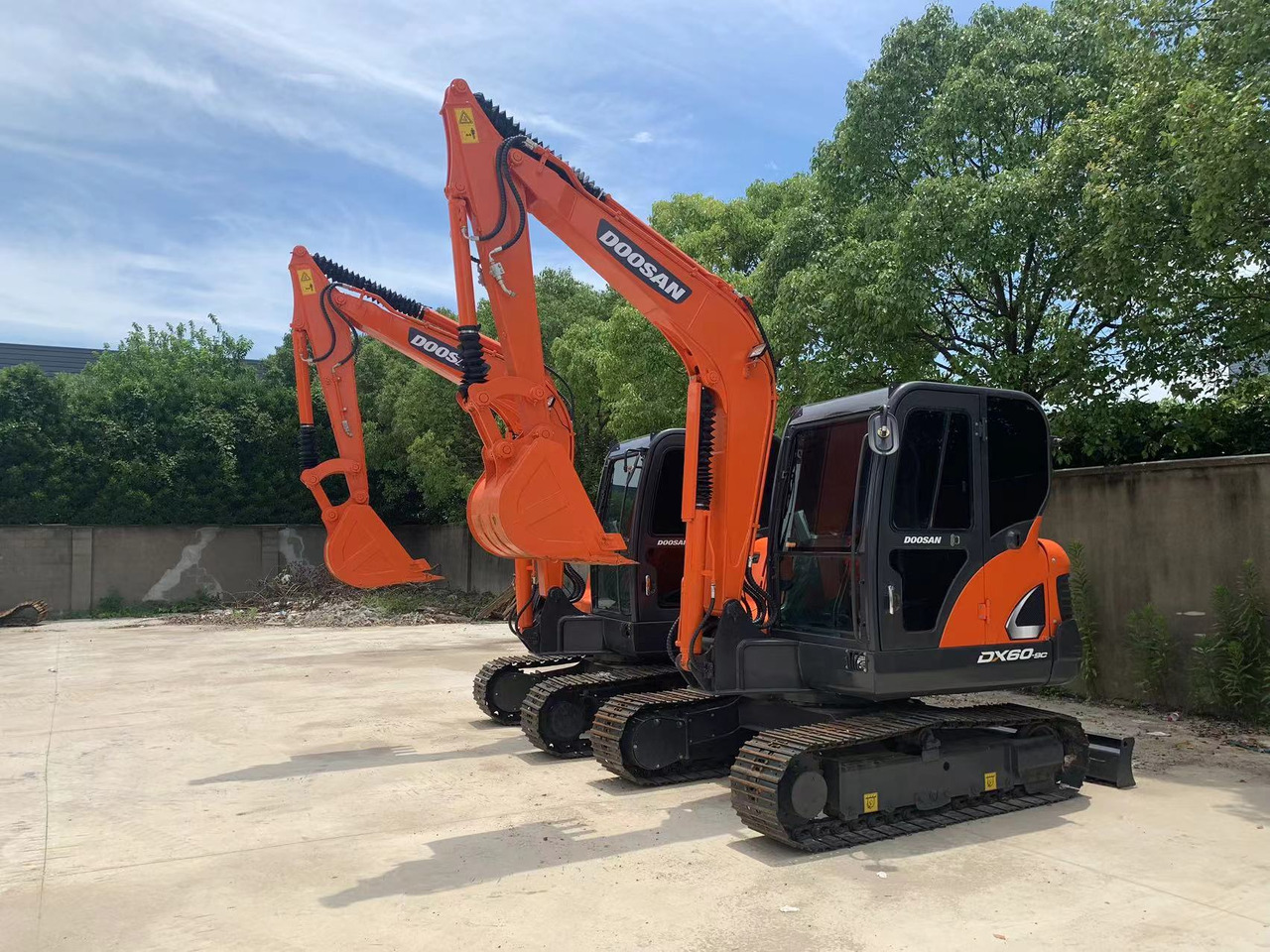 DOOSAN DX60 Good price 6 ton Small Excavator - Bandgrävare: bild 2 DOOSAN DX60 Good price 6 ton Small Excavator - Bandgrävare: bild 2