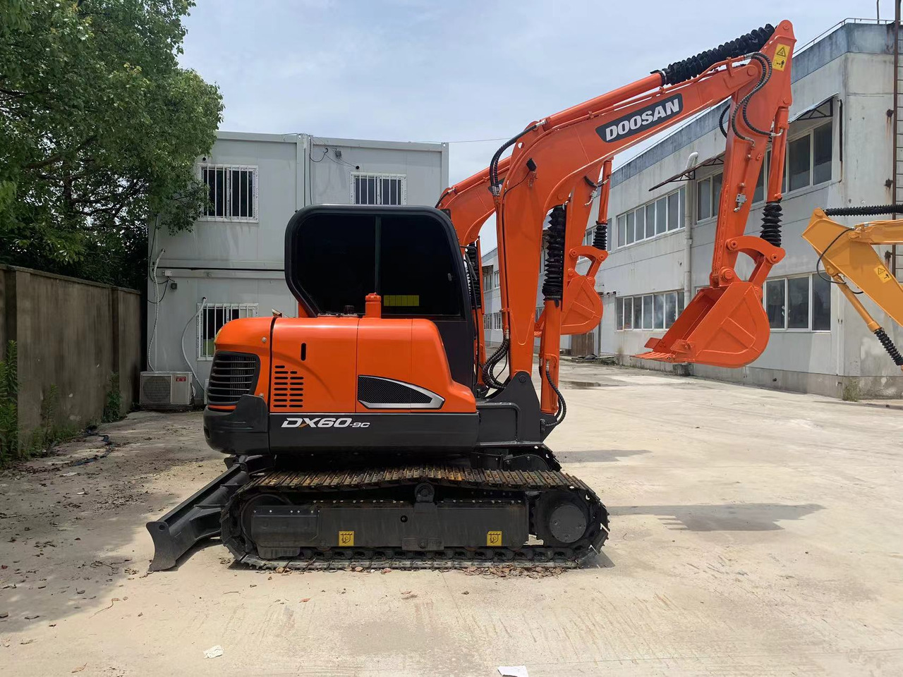 DOOSAN DX60 Good price 6 ton Small Excavator - Bandgrävare: bild 4 DOOSAN DX60 Good price 6 ton Small Excavator - Bandgrävare: bild 4