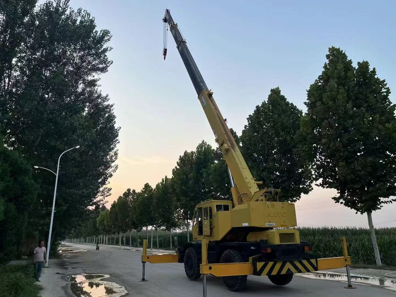 KATO KR250 Good Price 25 ton Rough Terrain Crane - Mobilkran: bild 3 KATO KR250 Good Price 25 ton Rough Terrain Crane - Mobilkran: bild 3
