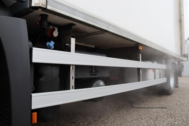 Mercedes-Benz Antos 1832 L - Kylbil lastbil: bild 3 Mercedes-Benz Antos 1832 L - Kylbil lastbil: bild 3