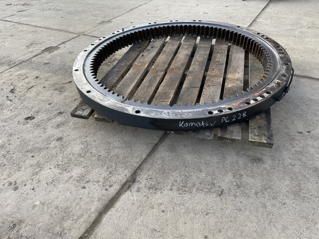 KOMATSU PC 228 - Svängkrans för Grävmaskin: bild 5 KOMATSU PC 228 - Svängkrans för Grävmaskin: bild 5