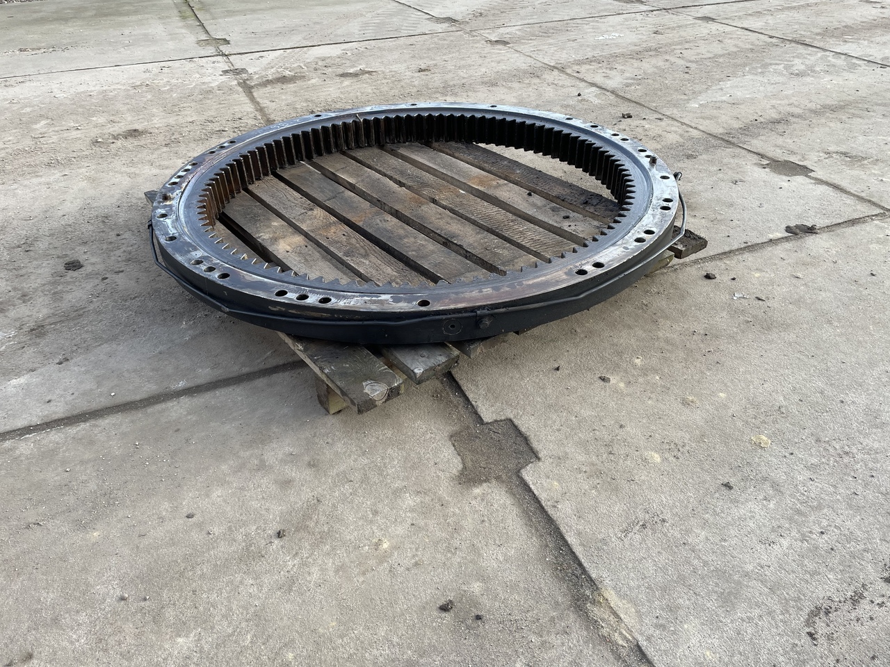 KOMATSU PC 228 - Svängkrans för Grävmaskin: bild 2 KOMATSU PC 228 - Svängkrans för Grävmaskin: bild 2