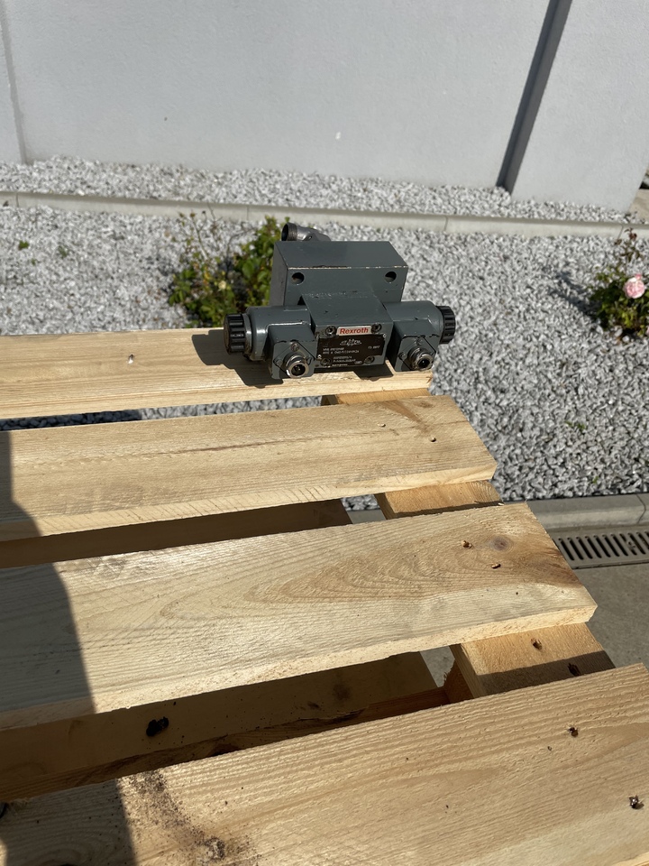 LIEBHERR R906 - Hydraulventil: bild 3 LIEBHERR R906 - Hydraulventil: bild 3