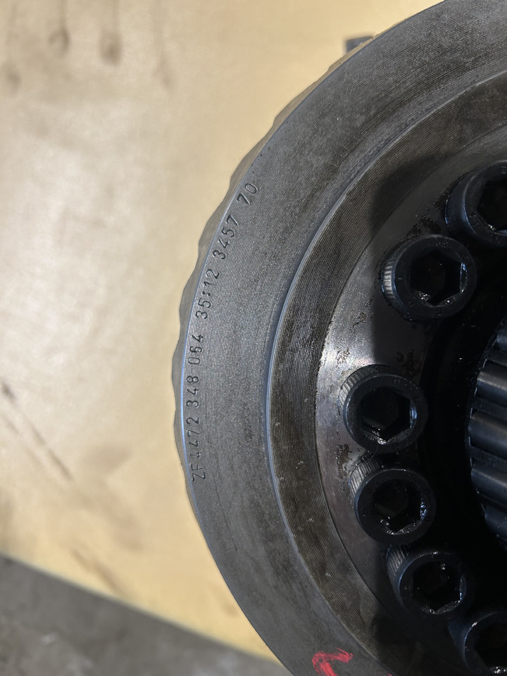 ZF 4472 348 064 35:12 - Differential för Grävmaskin på däck: bild 3 ZF 4472 348 064 35:12 - Differential för Grävmaskin på däck: bild 3