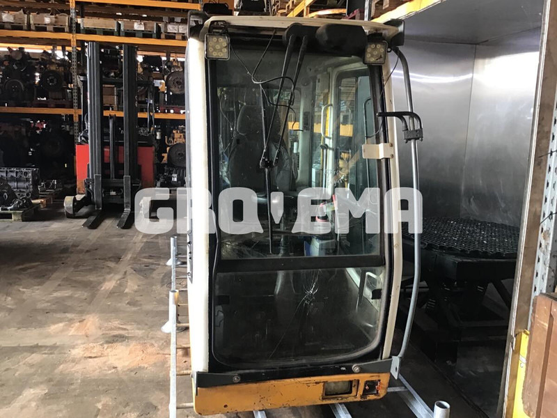 Liebherr A904C Li / A900C Li / A944C Li / A914C li / A934C Li / A924C Li / R900C Li / R944C Li / R904C / R914C / R924 C / R954C / A954C L - Hytt och interiör: bild 3 Liebherr A904C Li / A900C Li / A944C Li / A914C li / A934C Li / A924C Li / R900C Li / R944C Li / R904C / R914C / R924 C / R954C / A954C L - Hytt och interiör: bild 3