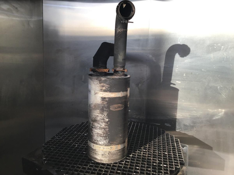 Liebherr A916 / A918 COMPACT / A922 RAIL / LH22 M / LH24 M / LH26 M / A914 COMPACT / A914 Li / LH26 EC / LH22 C / R916 - Ljuddämpare: bild 1 Liebherr A916 / A918 COMPACT / A922 RAIL / LH22 M / LH24 M / LH26 M / A914 COMPACT / A914 Li / LH26 EC / LH22 C / R916 - Ljuddämpare: bild 1