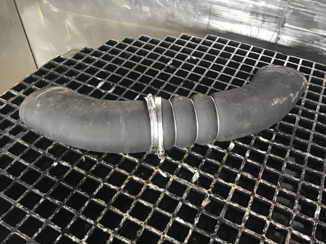 Liebherr A928 / R926 / R930 - Insugsrör: bild 2 Liebherr A928 / R926 / R930 - Insugsrör: bild 2