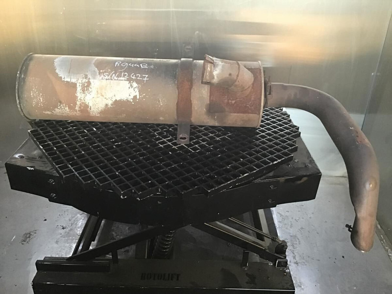 Liebherr Exhaust Silencer - Ljuddämpare: bild 1 Liebherr Exhaust Silencer - Ljuddämpare: bild 1