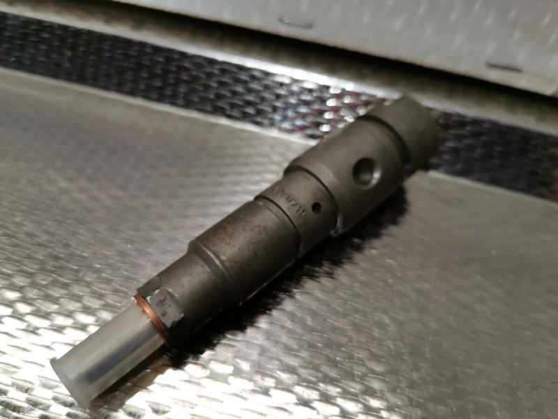 Liebherr Injection Nozzle 1645 Gerev - Bränslefilter: bild 1 Liebherr Injection Nozzle 1645 Gerev - Bränslefilter: bild 1