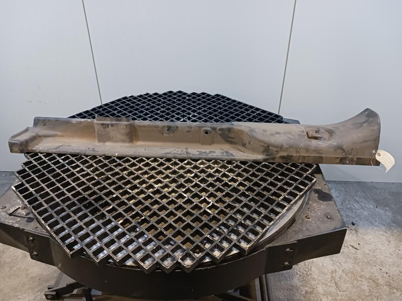 Liebherr - Stötfångare: bild 1 Liebherr - Stötfångare: bild 1