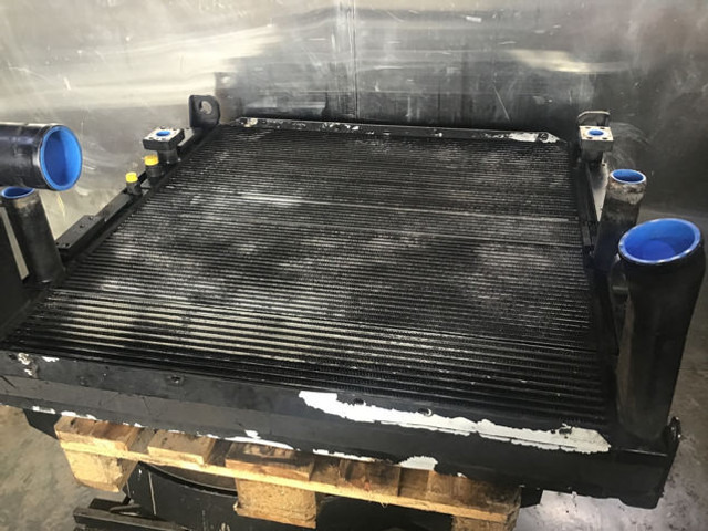 Liebherr Oil Cooler - Kylare: bild 1 Liebherr Oil Cooler - Kylare: bild 1