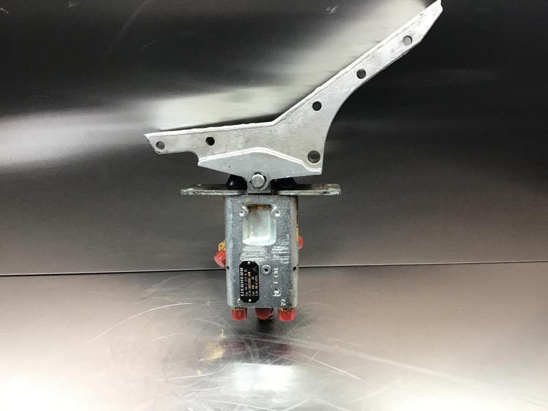 Liebherr Pilot Control Unit - Pedal: bild 1 Liebherr Pilot Control Unit - Pedal: bild 1