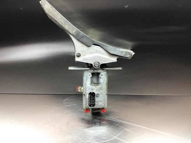 Liebherr Pilot Control Unit - Pedal: bild 1 Liebherr Pilot Control Unit - Pedal: bild 1