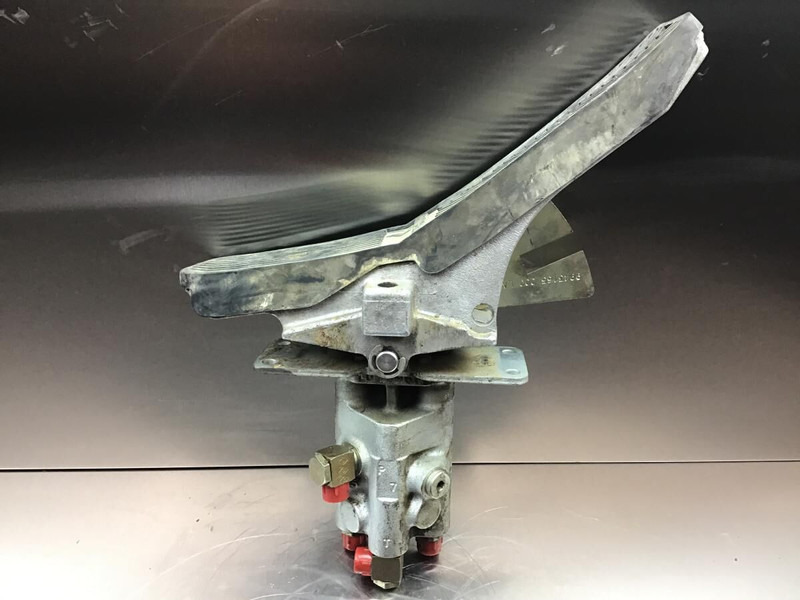 Liebherr Pilot Control Unit - Pedal: bild 2 Liebherr Pilot Control Unit - Pedal: bild 2