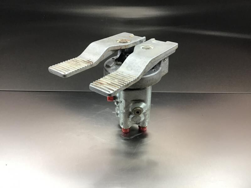 Liebherr Pilot Control Unit - Pedal: bild 1 Liebherr Pilot Control Unit - Pedal: bild 1