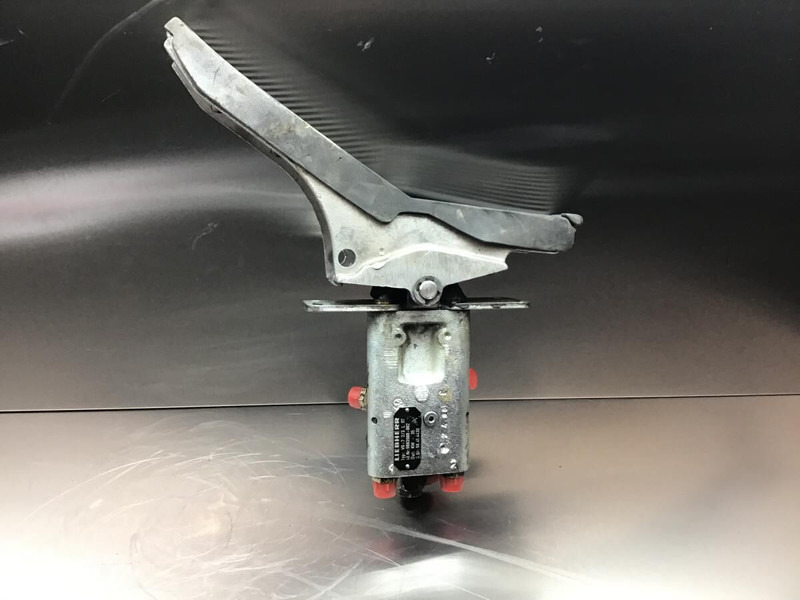 Liebherr Pilot Control Unit - Pedal: bild 1 Liebherr Pilot Control Unit - Pedal: bild 1