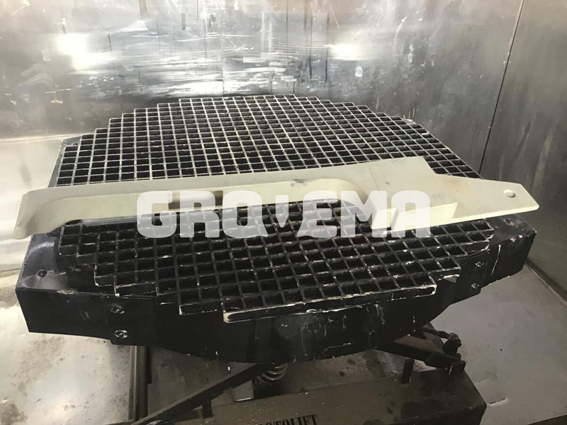 Liebherr R914STD / R914HDSL / R914B / R914 EW / R904 / R924 B / R934 / R934B / R954B / R964B / R974B / R974 - Insugsrör: bild 2 Liebherr R914STD / R914HDSL / R914B / R914 EW / R904 / R924 B / R934 / R934B / R954B / R964B / R974B / R974 - Insugsrör: bild 2