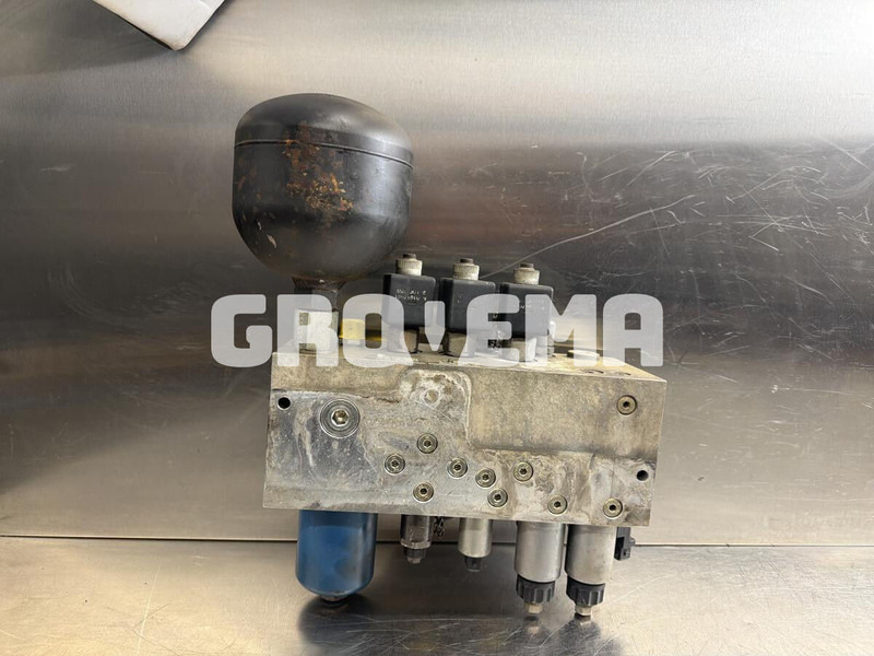 Liebherr R926 COMP / R926 K-LC / R926 LC / R926 CL / R926 NLC / R926 SLC / R926 WLC / R906 WLC - Hydraulik: bild 2 Liebherr R926 COMP / R926 K-LC / R926 LC / R926 CL / R926 NLC / R926 SLC / R926 WLC / R906 WLC - Hydraulik: bild 2