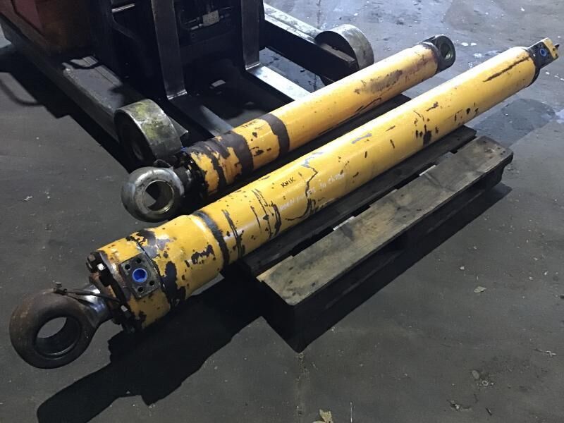 Liebherr R934B / R944 / R954B / R954C / A954 Li / A954B Li / R934C / R942 LI / R954 - Hydraulcylinder: bild 2 Liebherr R934B / R944 / R954B / R954C / A954 Li / A954B Li / R934C / R942 LI / R954 - Hydraulcylinder: bild 2