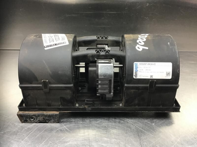 Liebherr R946 LC / R946 NLC / R956 / R976 / R926 LC / R920 / R920 LC - Fläktmotor: bild 1 Liebherr R946 LC / R946 NLC / R956 / R976 / R926 LC / R920 / R920 LC - Fläktmotor: bild 1