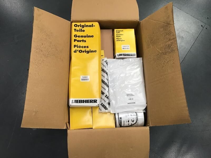 Liebherr Service Kit 1000 hours R906/R916/R926 - Bränslefilter: bild 2 Liebherr Service Kit 1000 hours R906/R916/R926 - Bränslefilter: bild 2