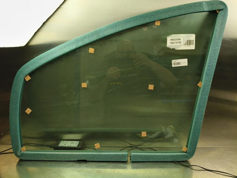 Liebherr Window Glass - Fönster och reservdelar: bild 1 Liebherr Window Glass - Fönster och reservdelar: bild 1