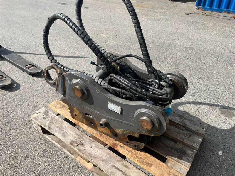 SMP ST28 / FOC70 - Redskapsfäste för Byggmaskiner: bild 4 SMP ST28 / FOC70 - Redskapsfäste för Byggmaskiner: bild 4