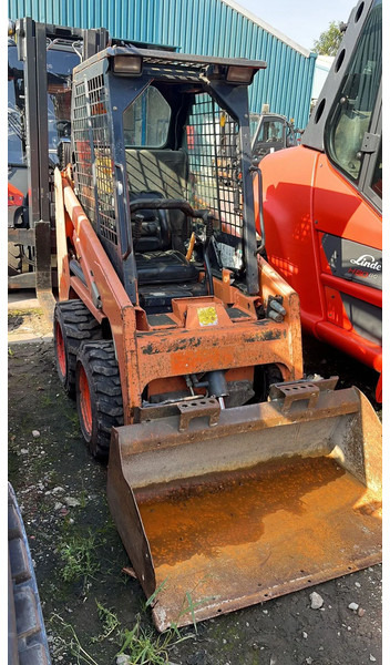 Bobcat S70 - Kompaktlastare/ Slirstyrda lastare: bild 2 Bobcat S70 - Kompaktlastare/ Slirstyrda lastare: bild 2