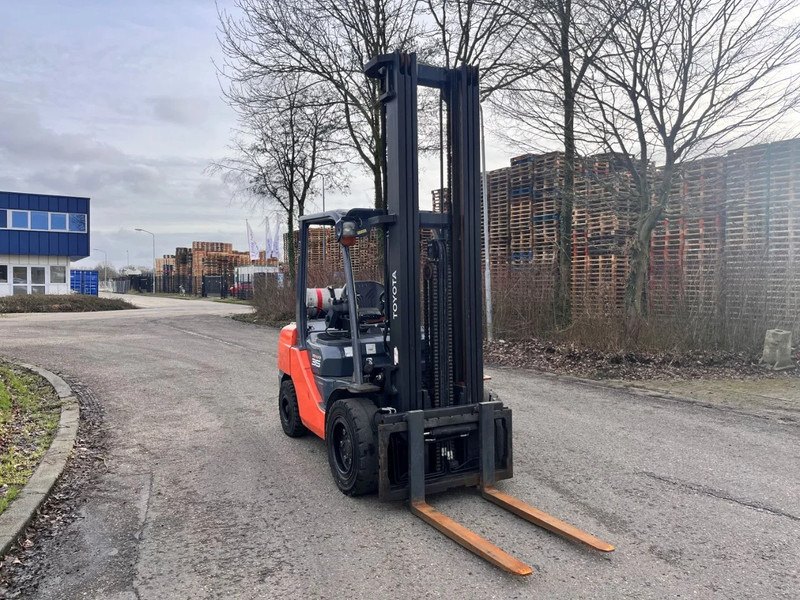 Toyota 02-8FGJ35 - Gasoltruck: bild 4 Toyota 02-8FGJ35 - Gasoltruck: bild 4