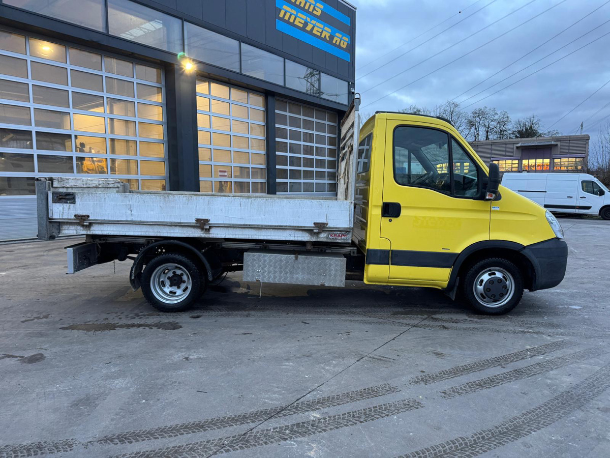IVECO Daily 35C15 4x2 - Transportbil med tippflak: bild 4 IVECO Daily 35C15 4x2 - Transportbil med tippflak: bild 4