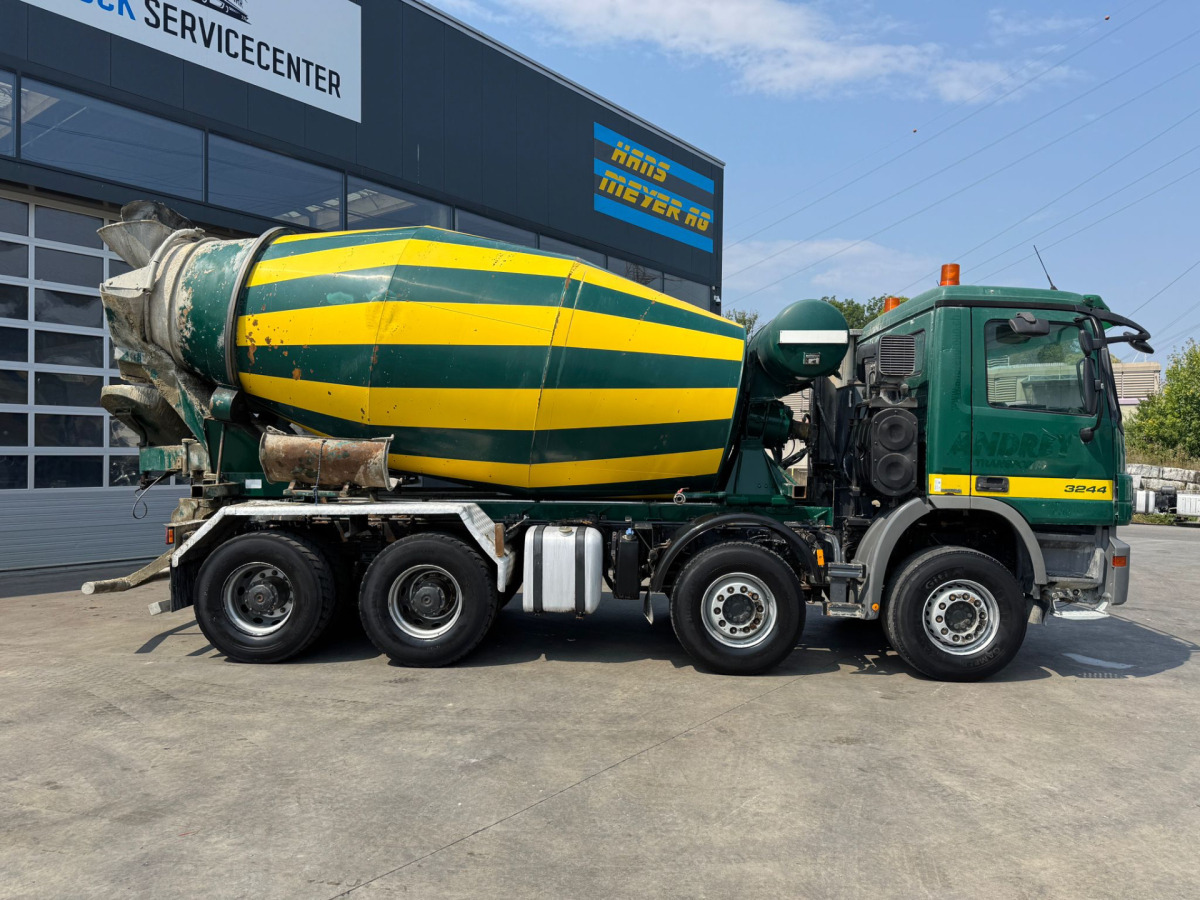 MERCEDES Actros 3244 8x4 Liebherr 9m3 - Betongbil: bild 4 MERCEDES Actros 3244 8x4 Liebherr 9m3 - Betongbil: bild 4