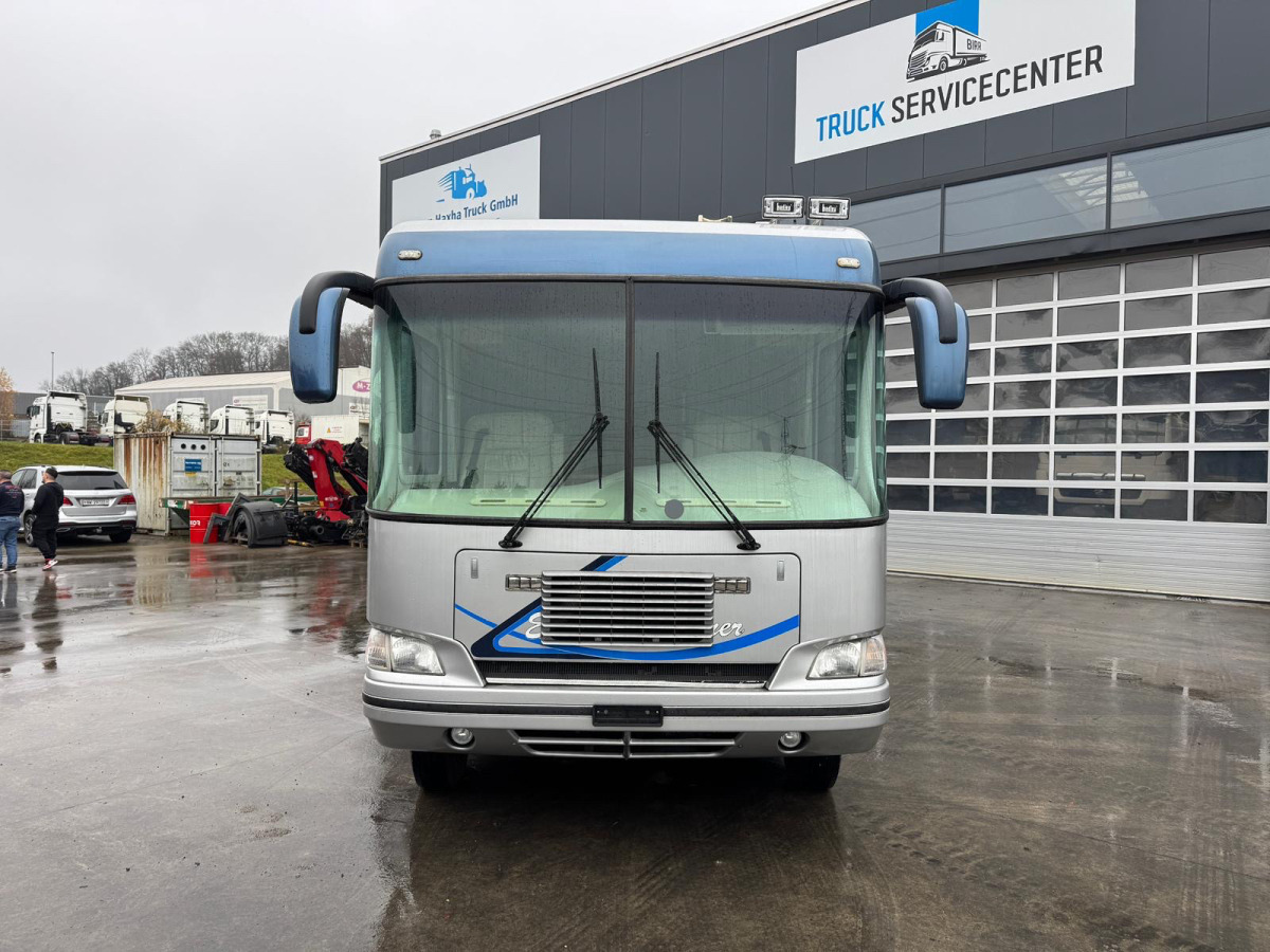 Marke Workhorse Custom Euroliner 6.5 V8 Diesel - Helintegrerad husbil: bild 2 Marke Workhorse Custom Euroliner 6.5 V8 Diesel - Helintegrerad husbil: bild 2