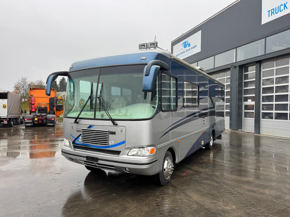 Marke Workhorse Custom Euroliner 6.5 V8 Diesel - Helintegrerad husbil: bild 1 Marke Workhorse Custom Euroliner 6.5 V8 Diesel - Helintegrerad husbil: bild 1