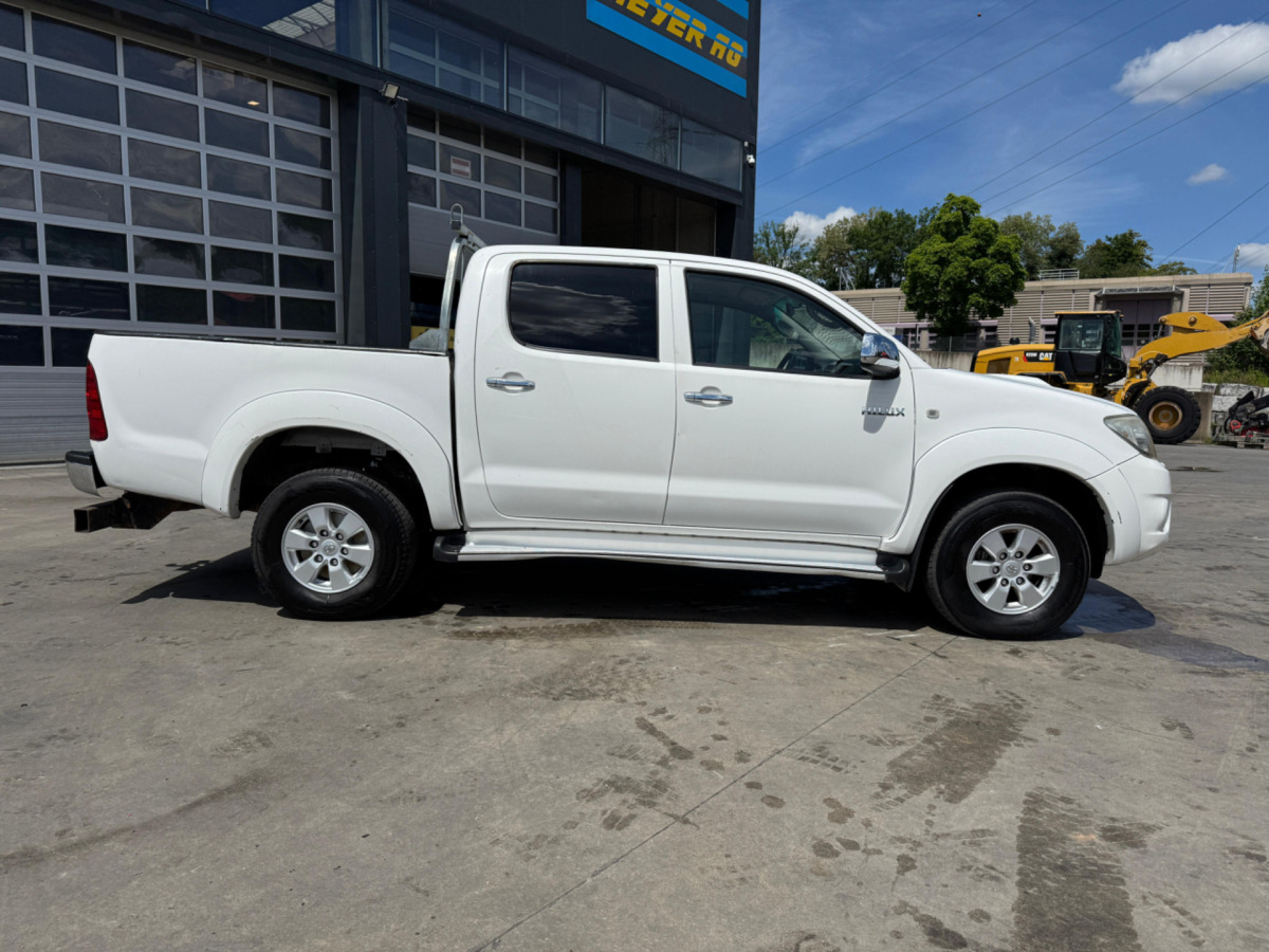 TOYOTA Hilux 3.0D 4WD - Pickup: bild 4 TOYOTA Hilux 3.0D 4WD - Pickup: bild 4